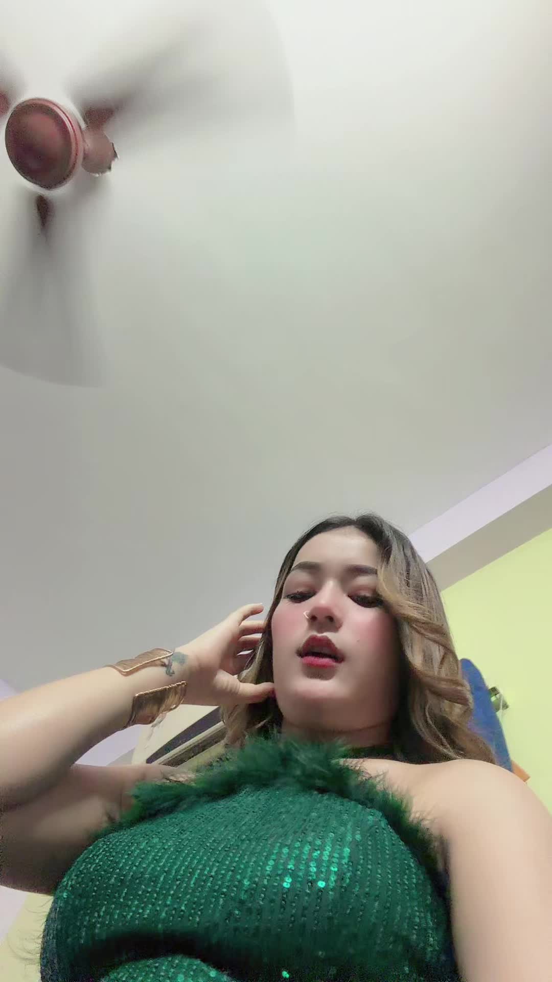 @MANU🧿