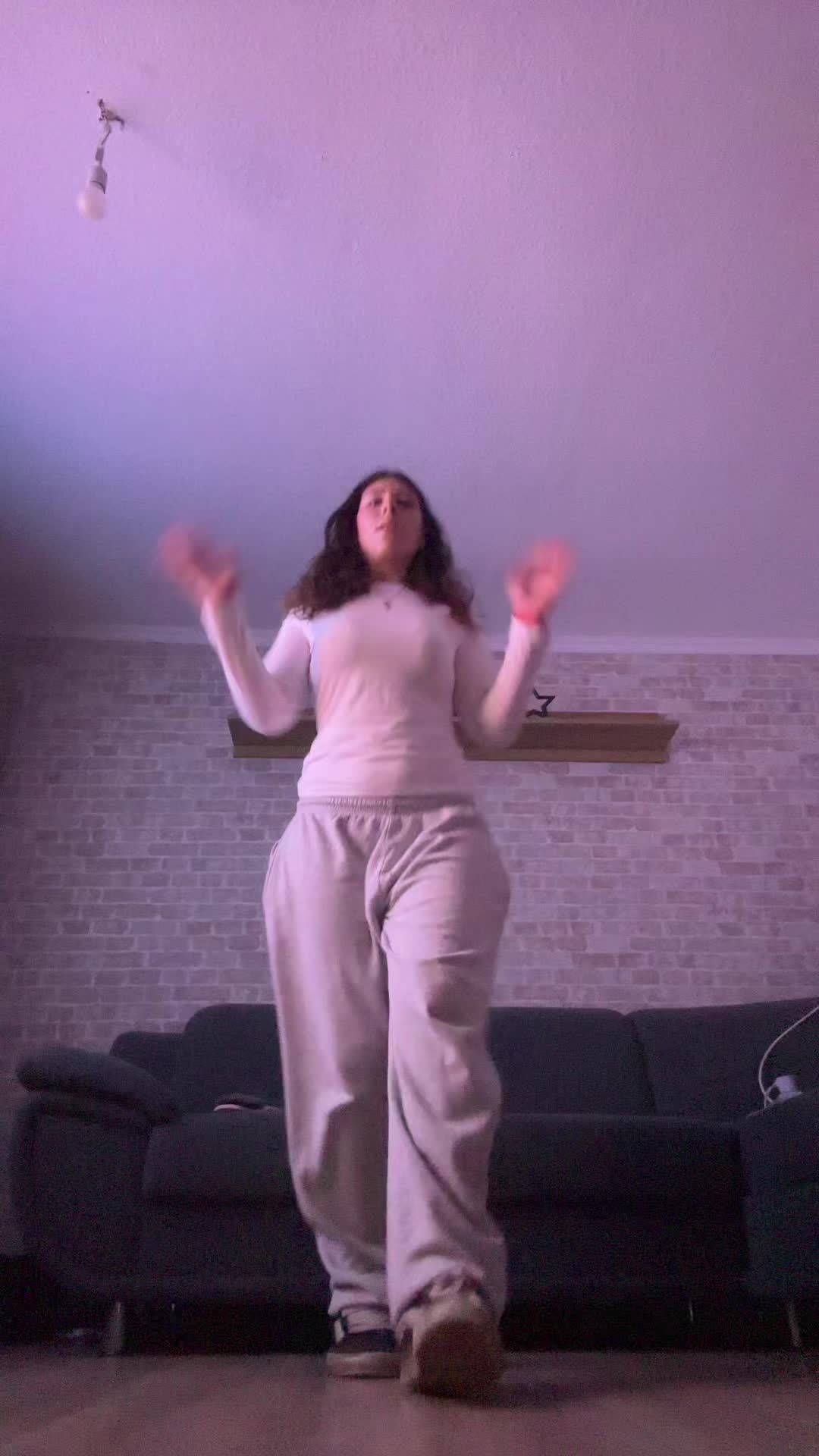 @D I L A N A