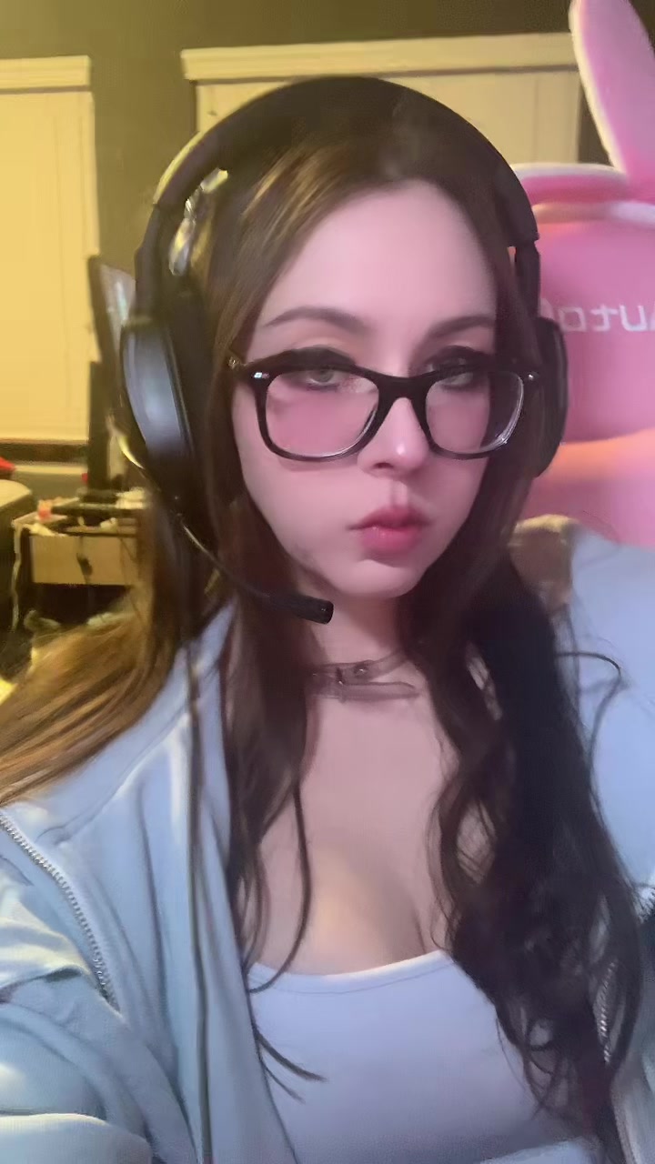 @Luna C. Kitsuen