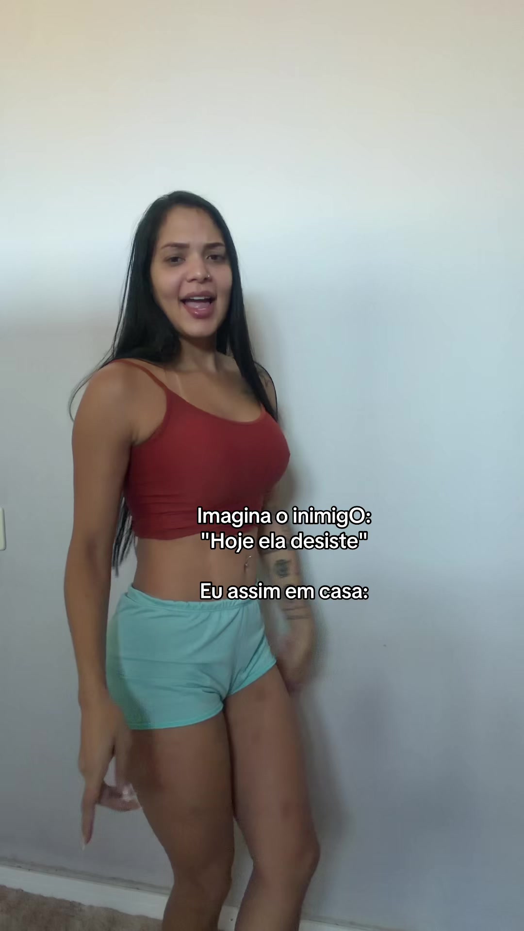 @N&uacute;bia Dias