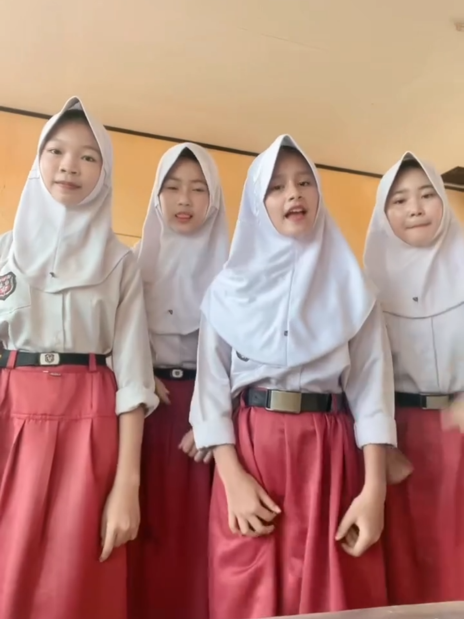 @Naura Putri Solehah