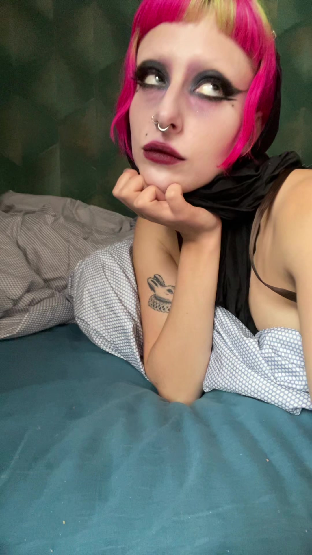 @weirdlywelldressed