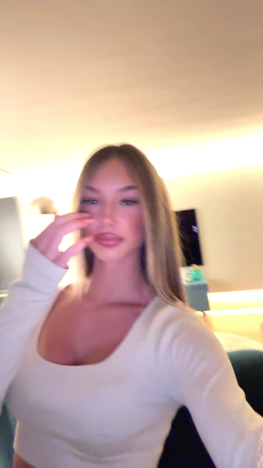 @𝑬𝑳𝑬𝑵𝑨
