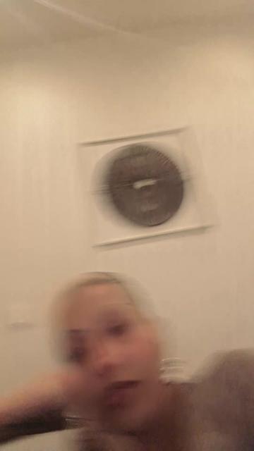@Romanii Shej Nikoletta