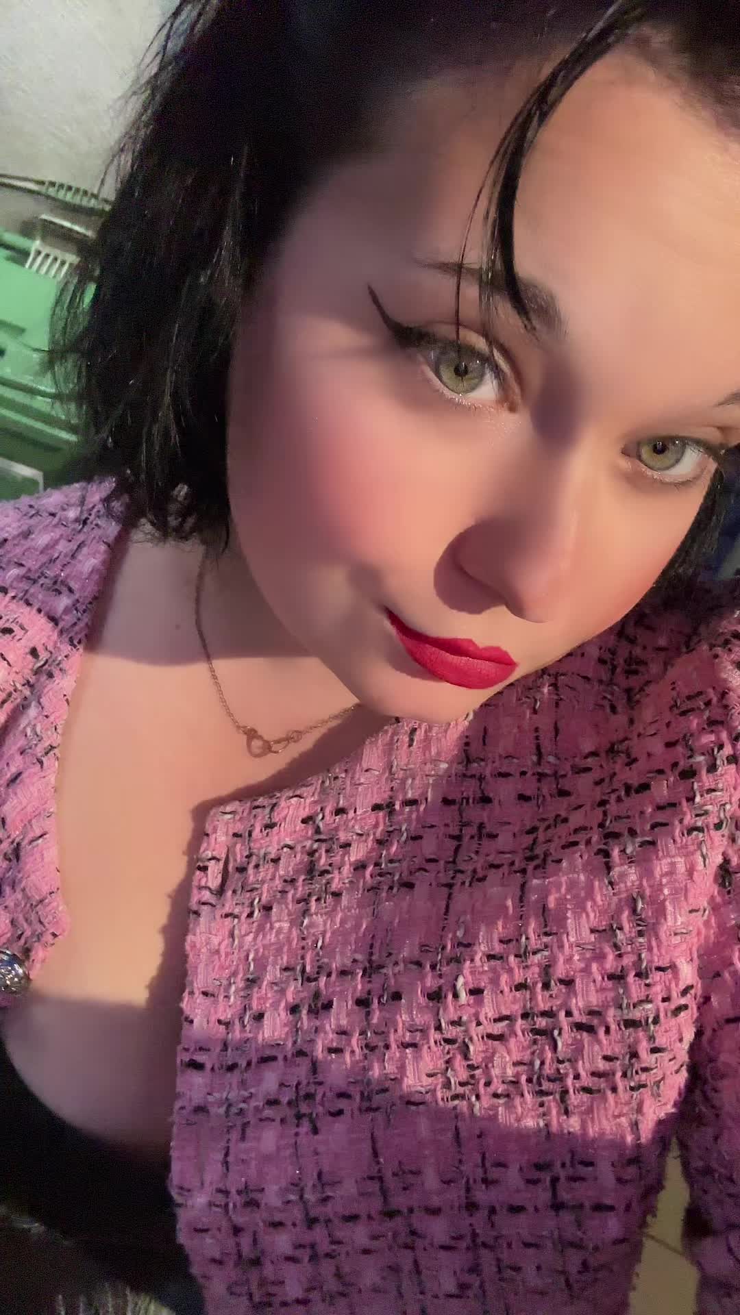 @Curvy 🩷🏳️🌈