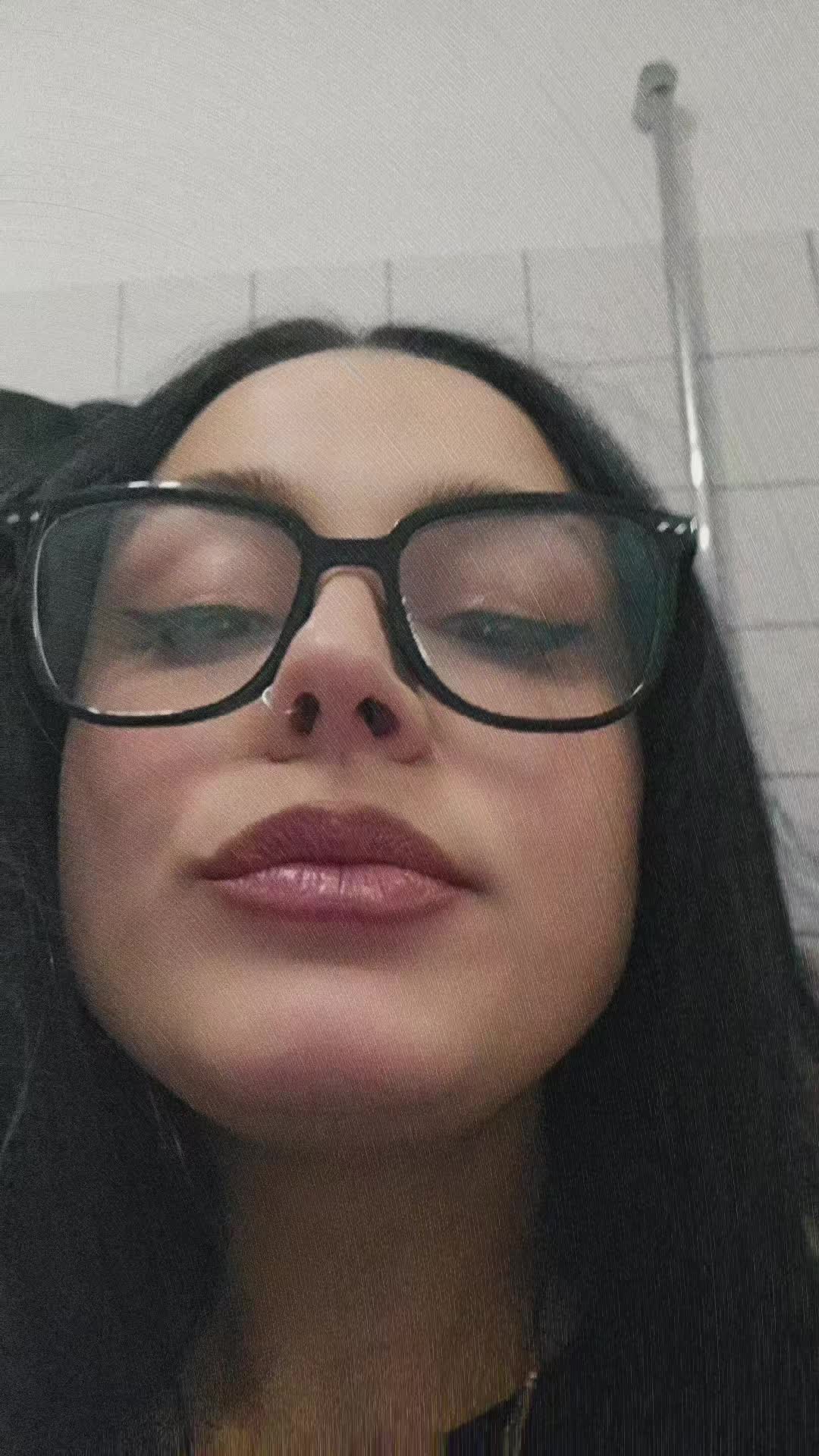 @_KyRa _