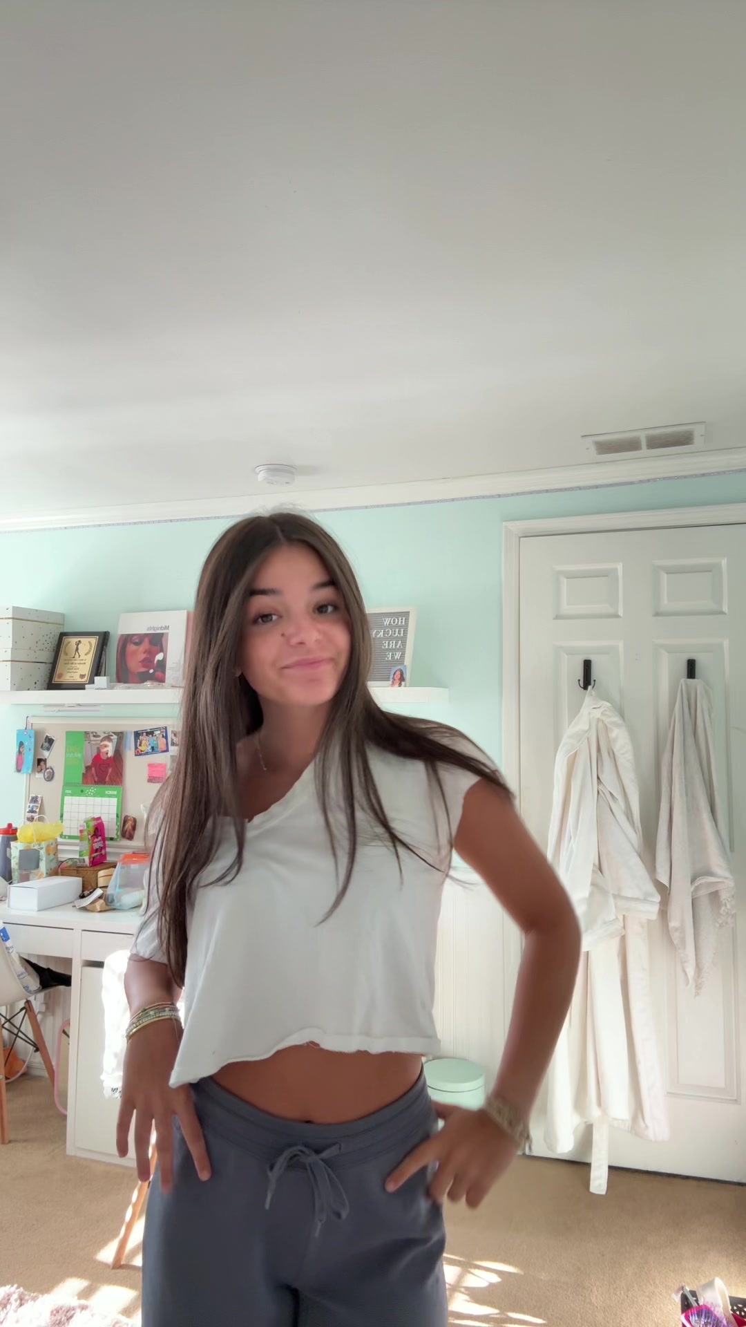 @lolaxcora