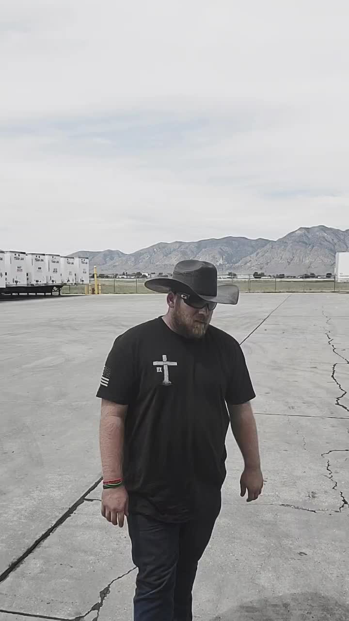 @18wheelinsonofabitch