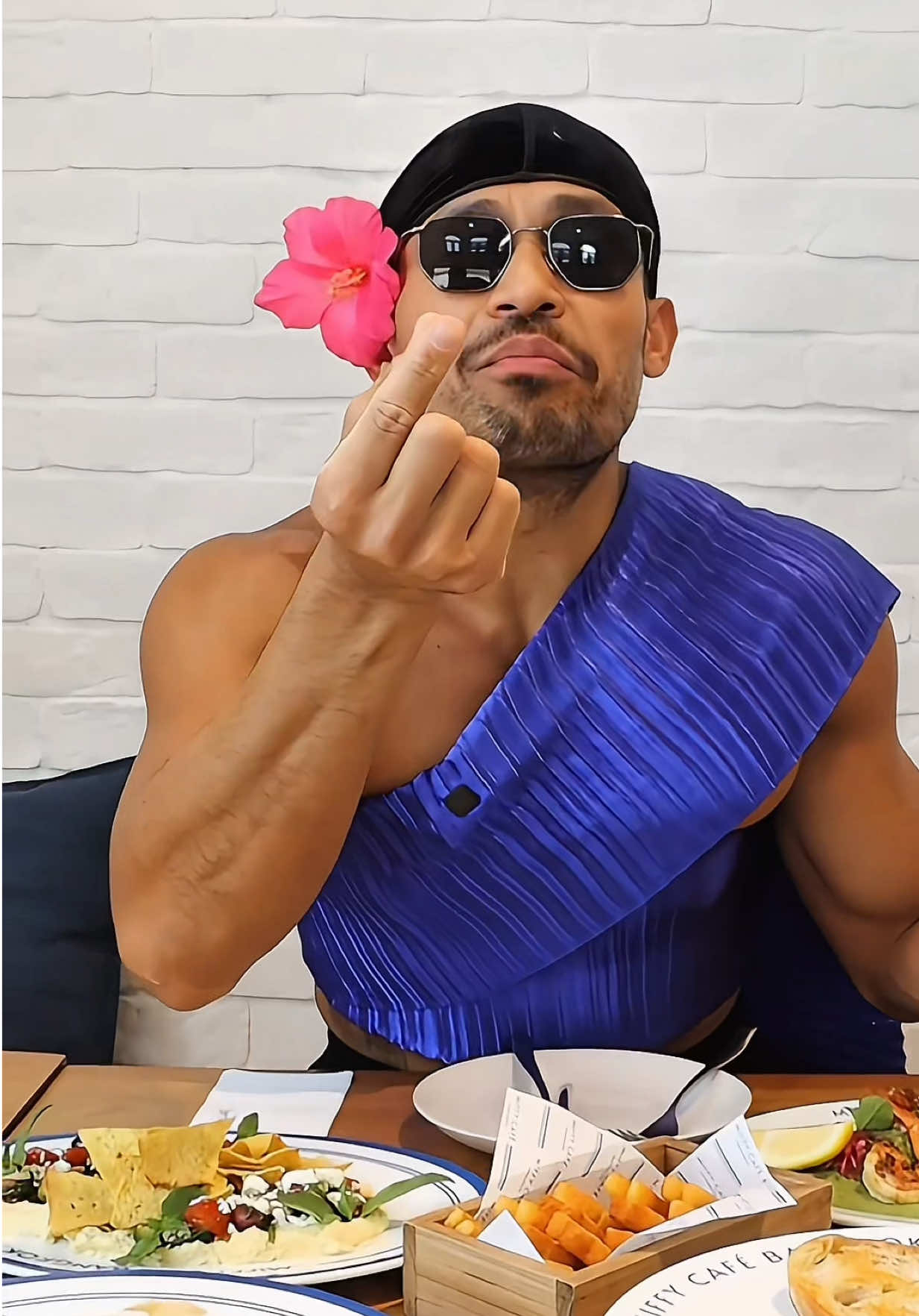 @therealsinonloresca