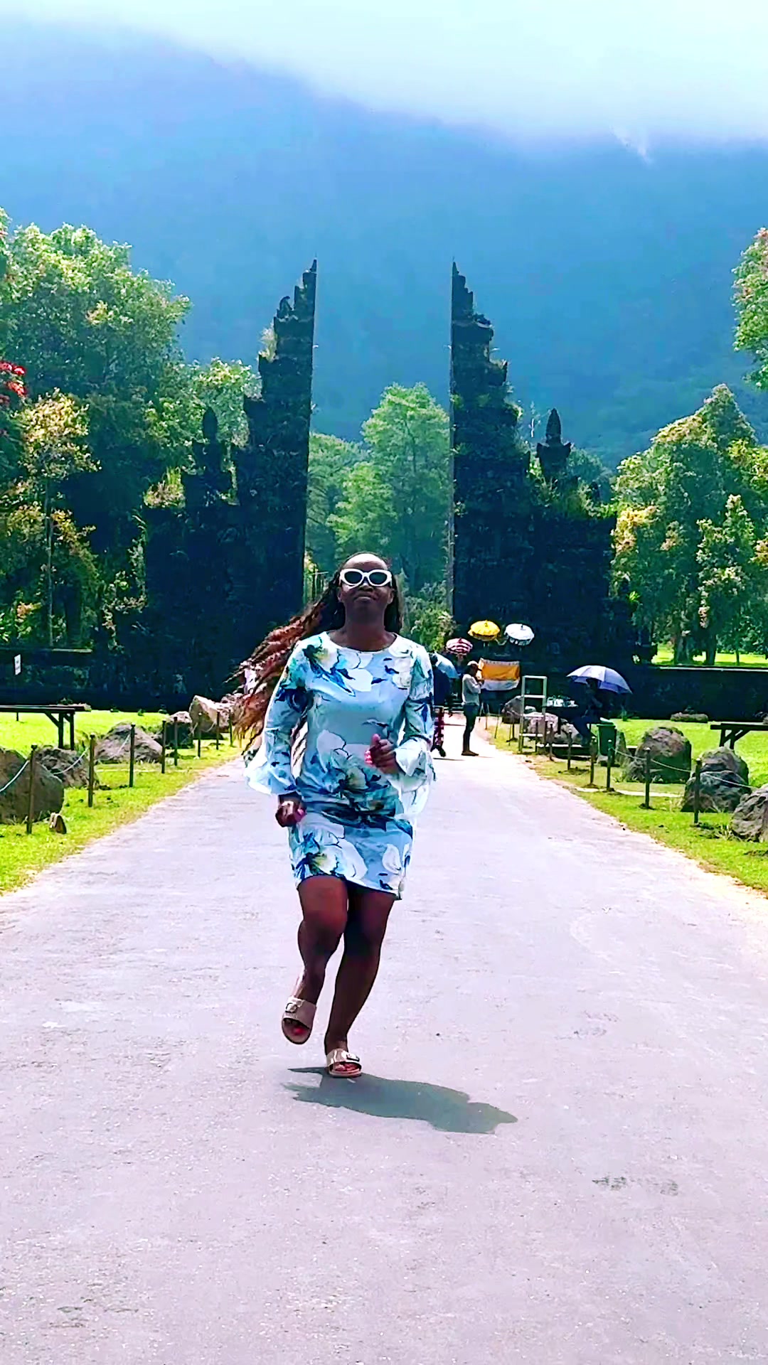 @Travel Connoisseur