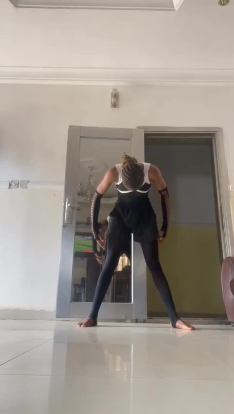 @Flexible goddess runway