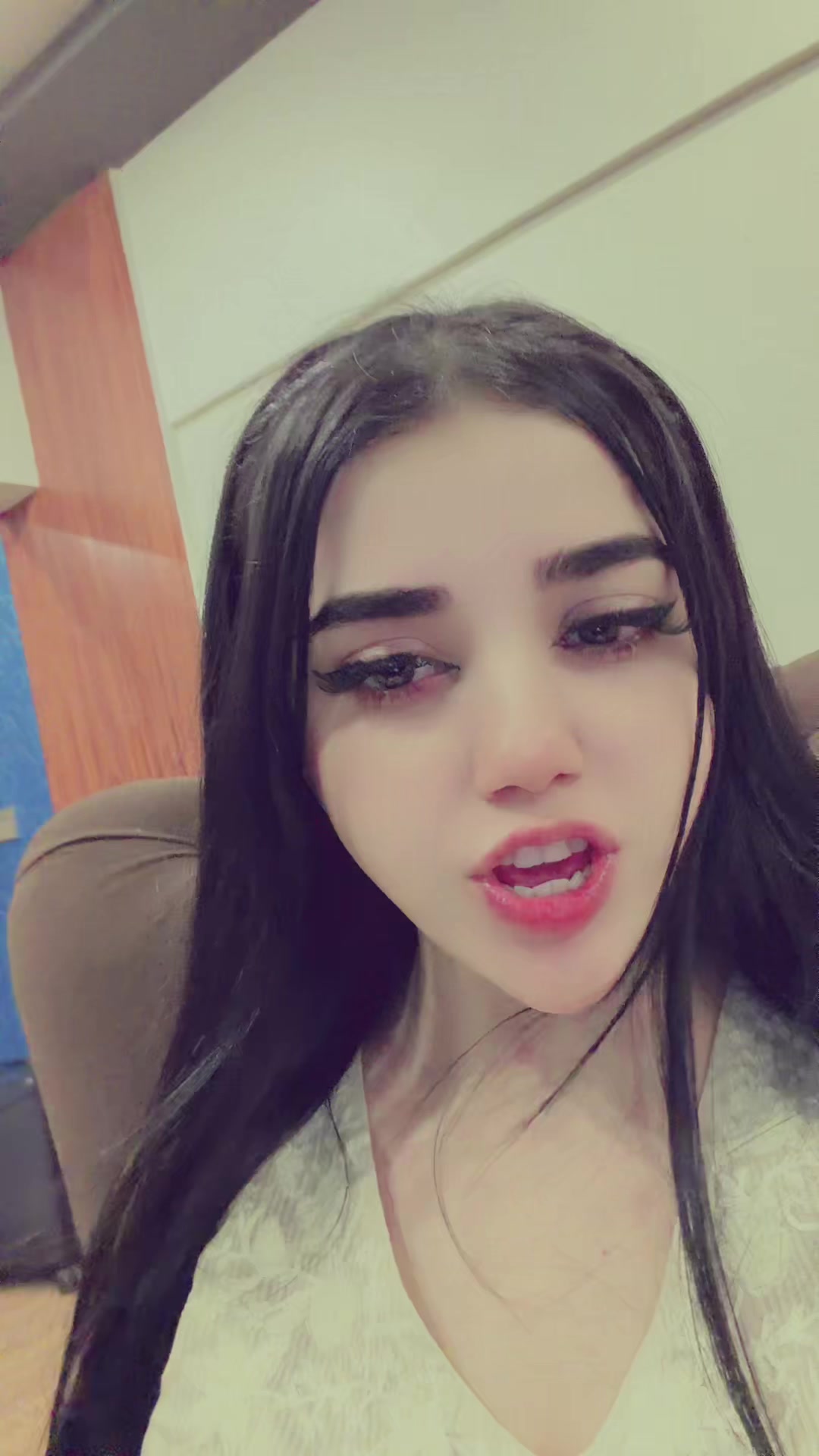 @nainaakbar8