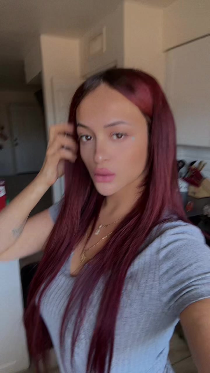 @naomicubanna