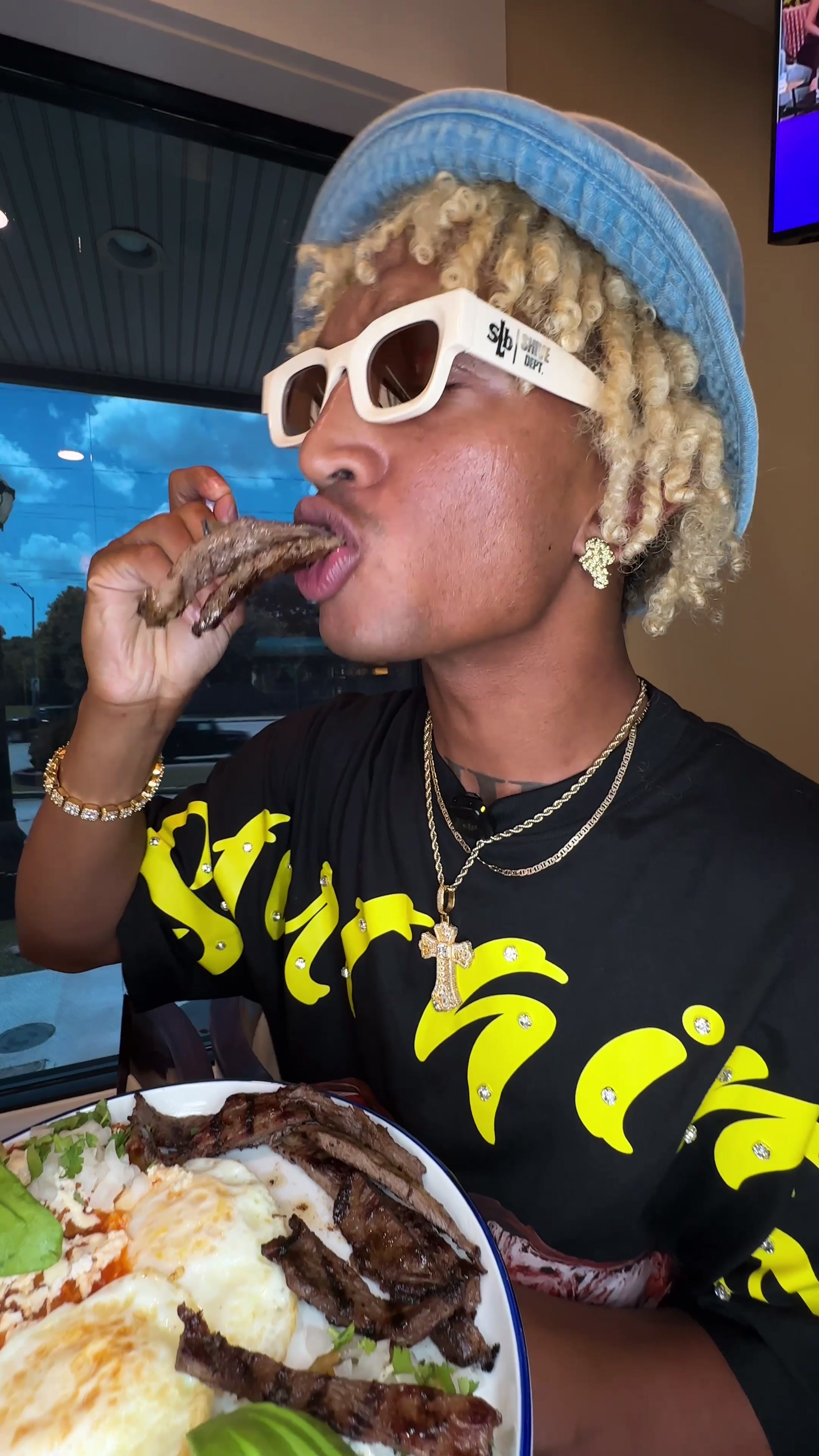 @KrazyBlondeboy