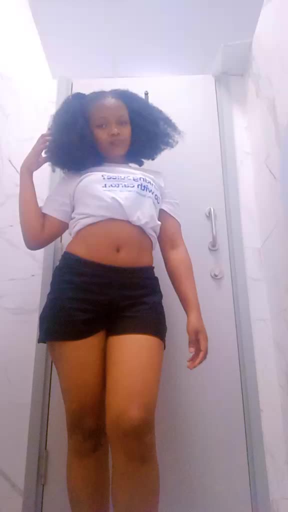 @Fashionable Dee 🥰