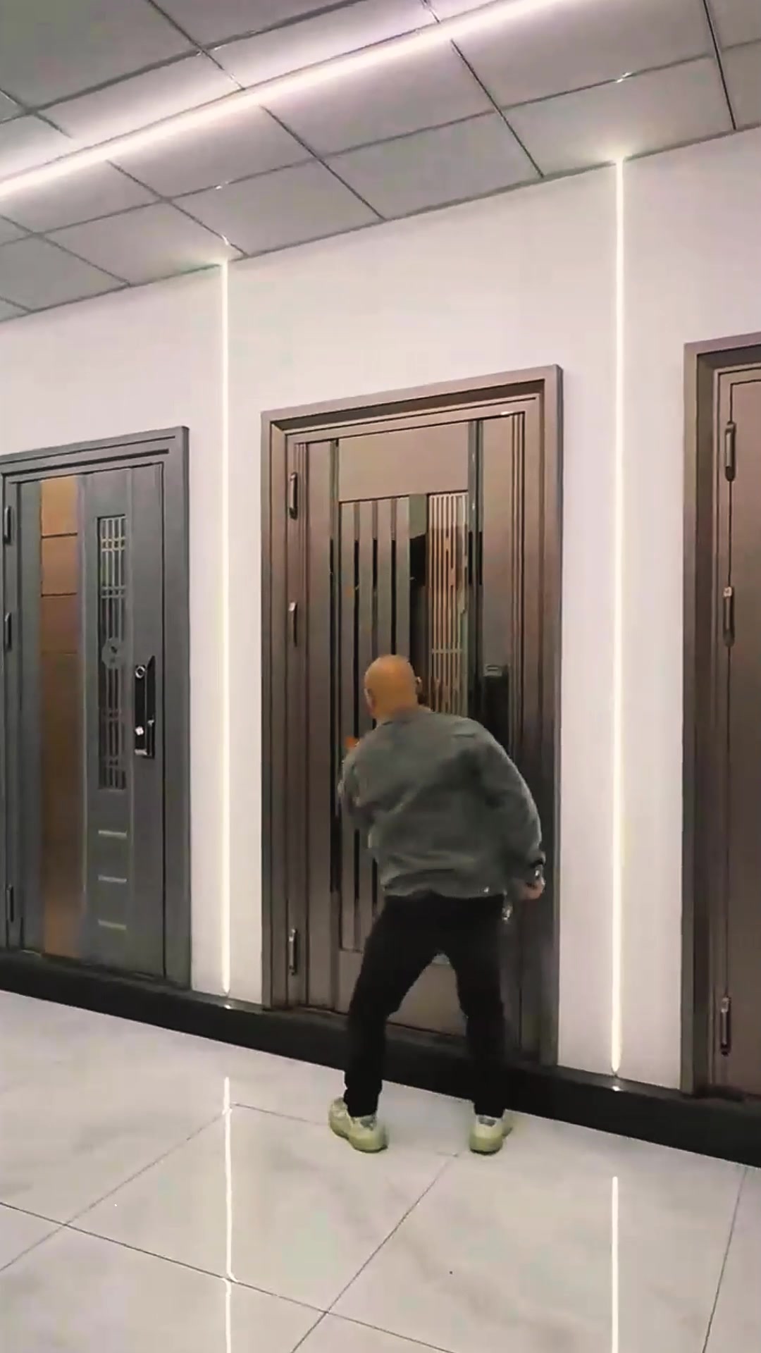 @KEST DOOR