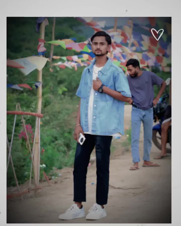 @Mukesh_PrajapaTi🤫🥀💯