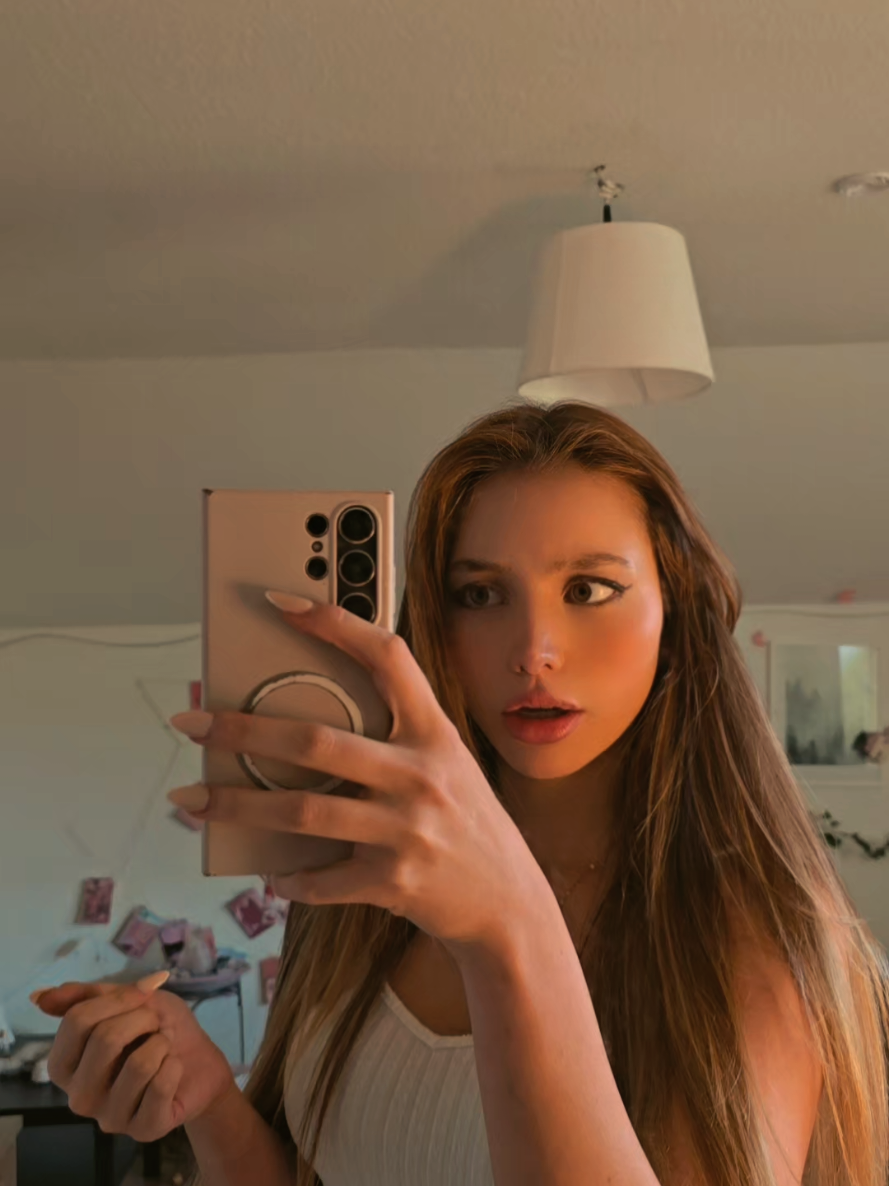@Lara 🌸