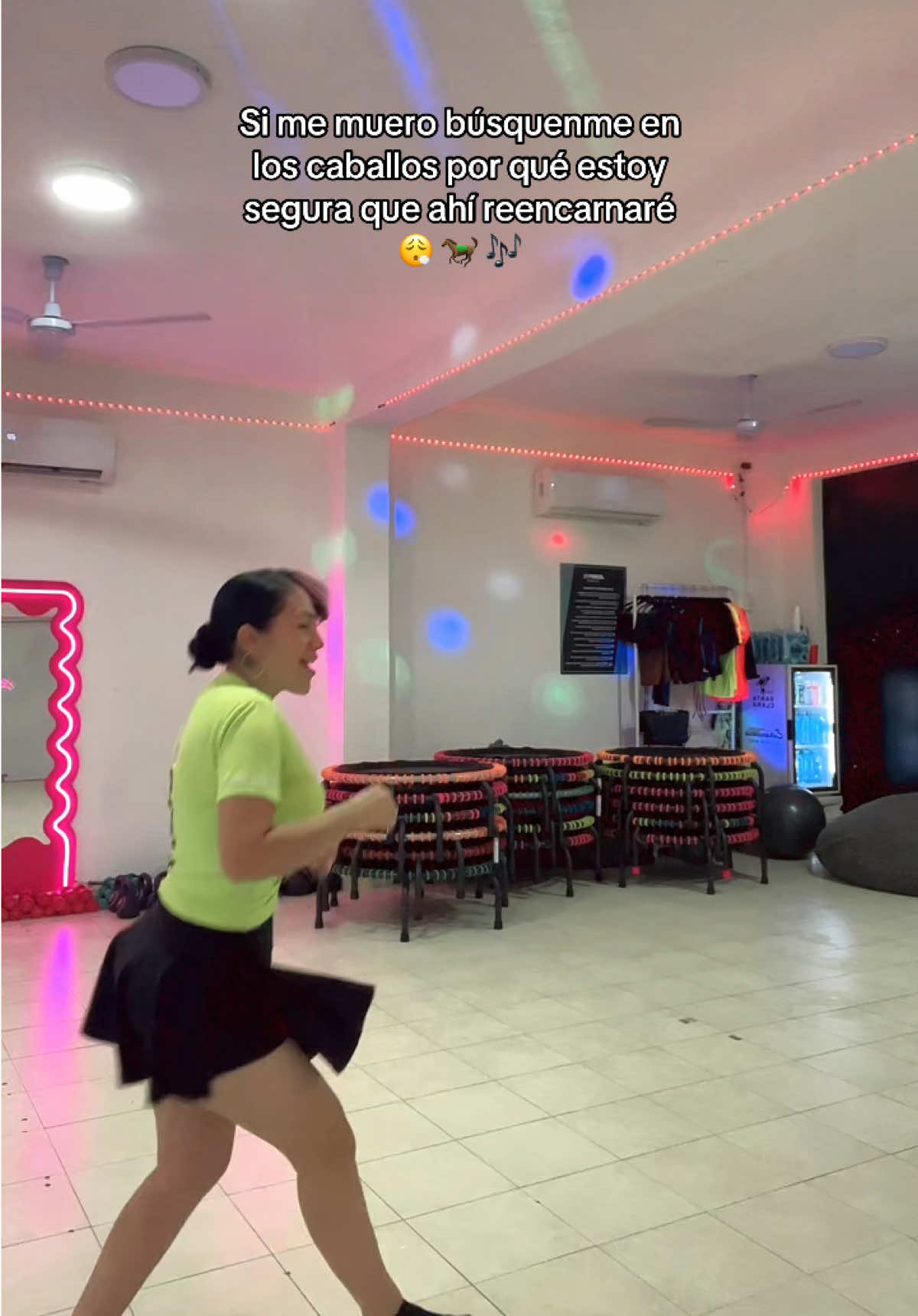 @Crishia Mejía