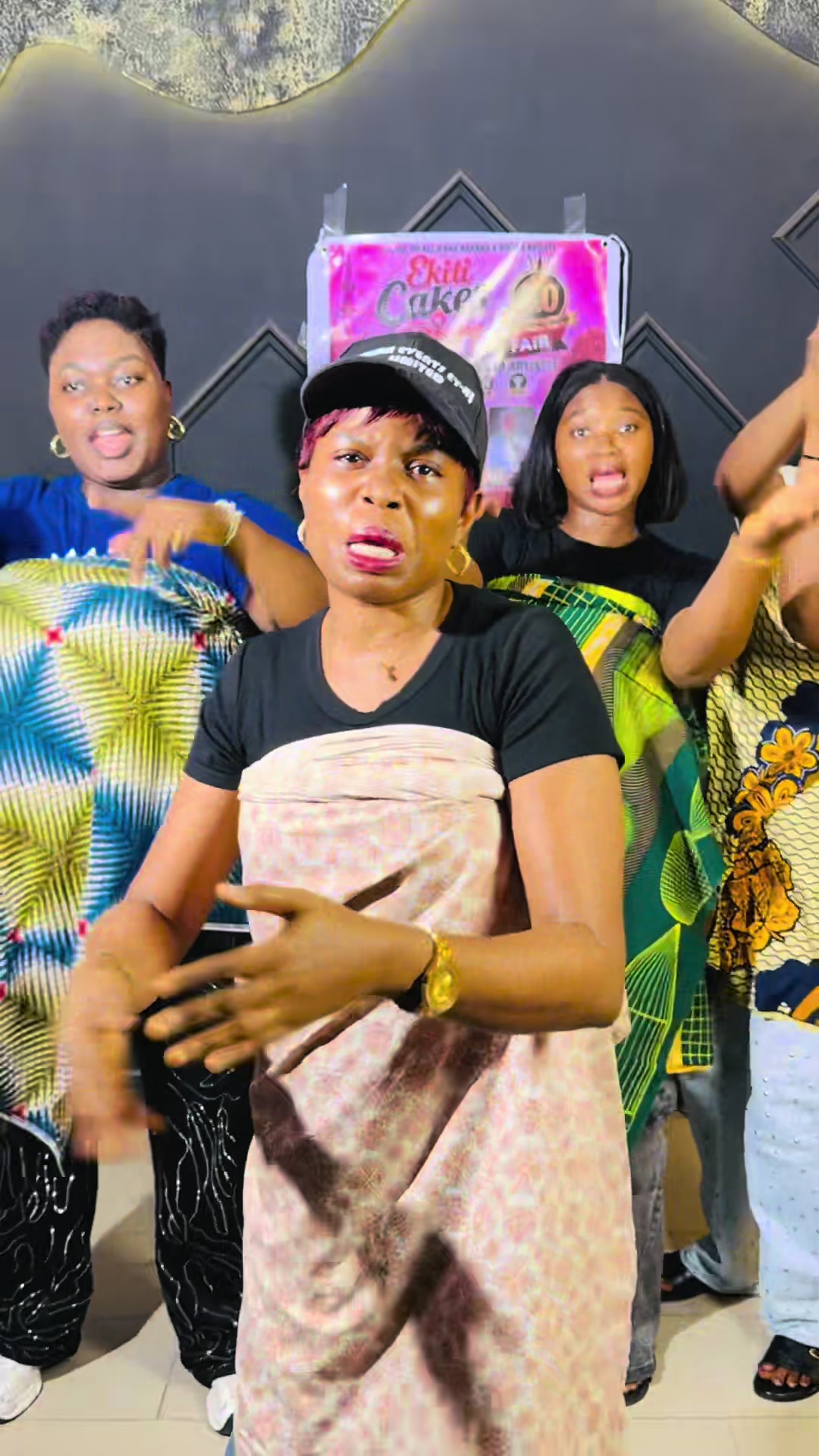 @MERCYLABI ONIKEEKI🎂🧁🍰