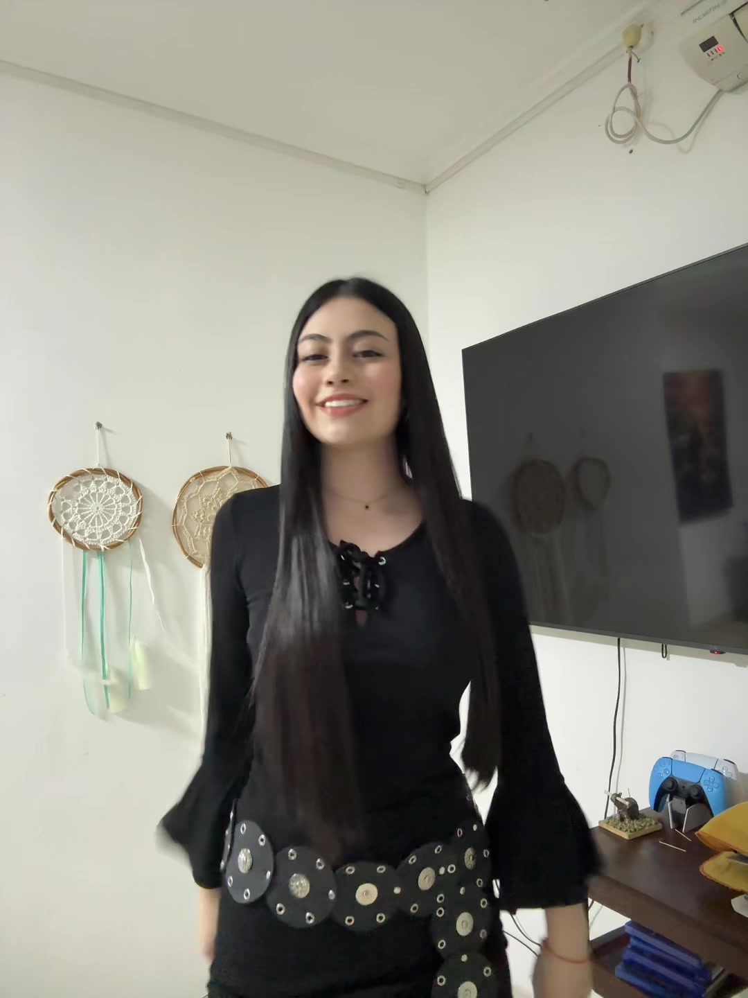 @_salomesantillan