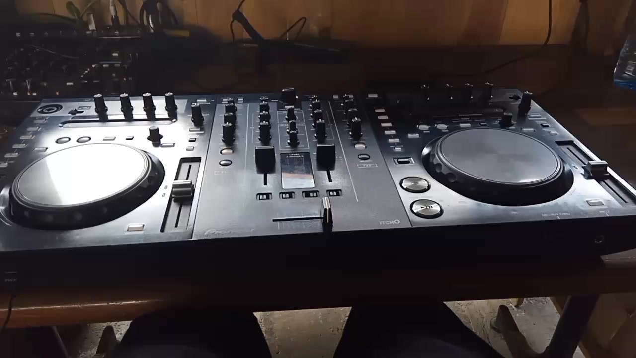 @DJ KAMASKO