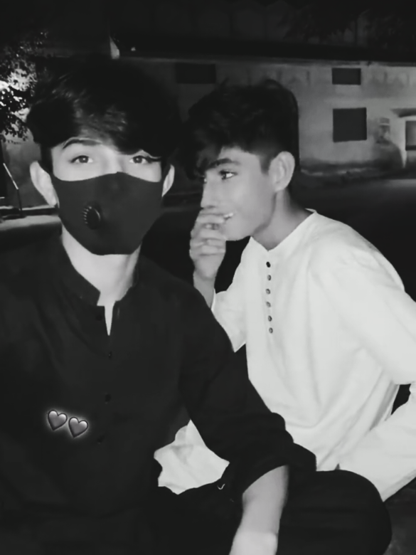 @👑SiLENT🖤SmILE 💔