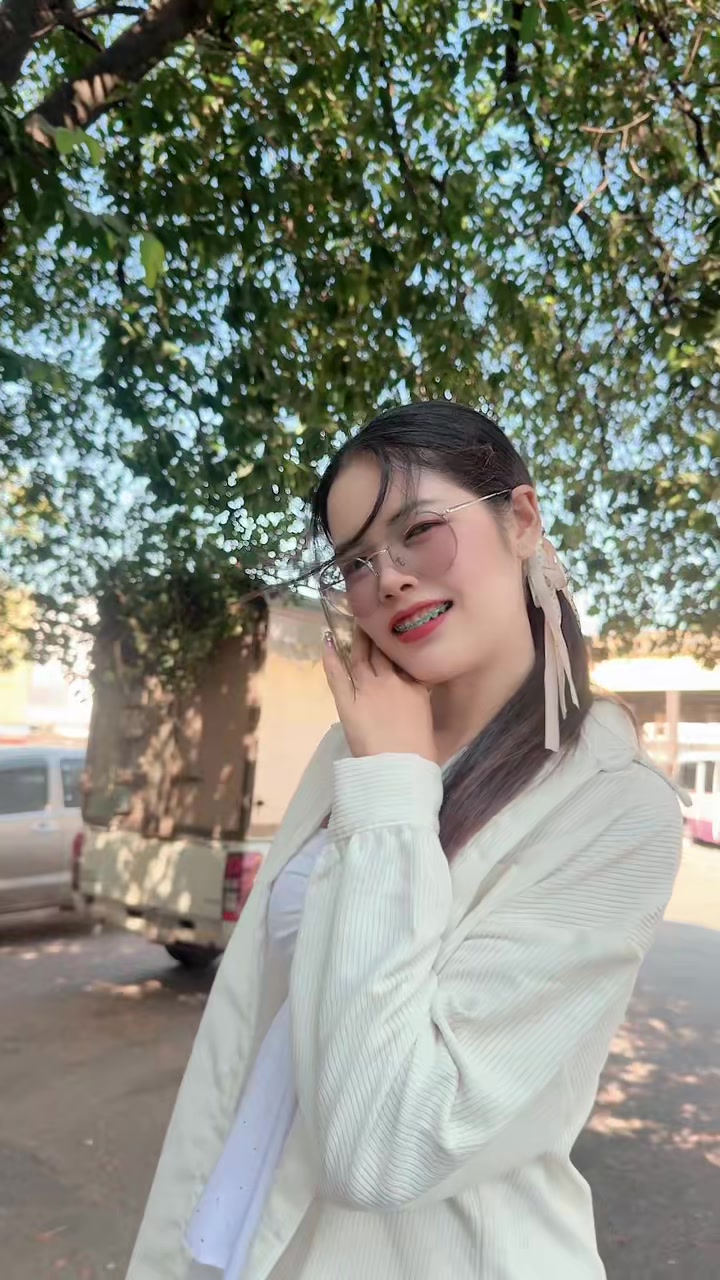 @ນ້ອຍ小小