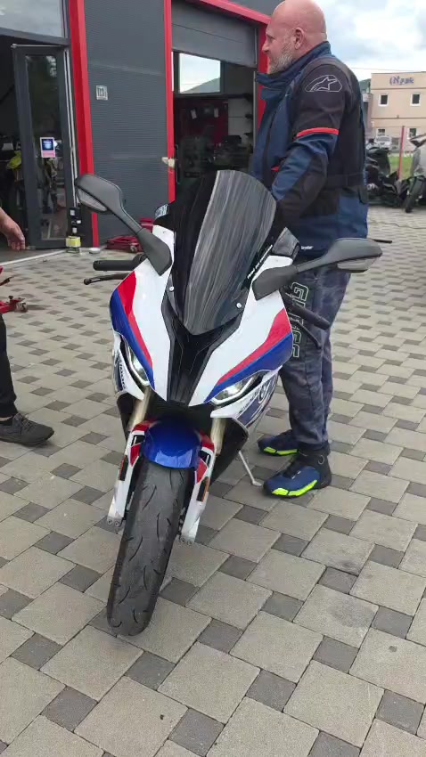 @vmkg