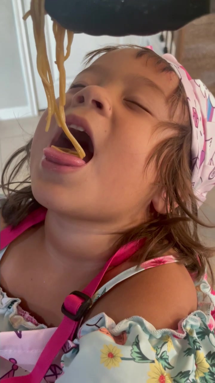 @EllaMixMix