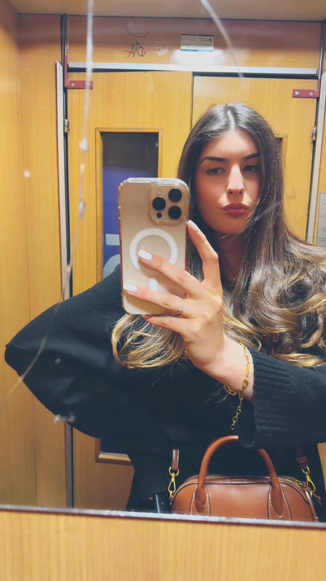 @elena🫶🏻