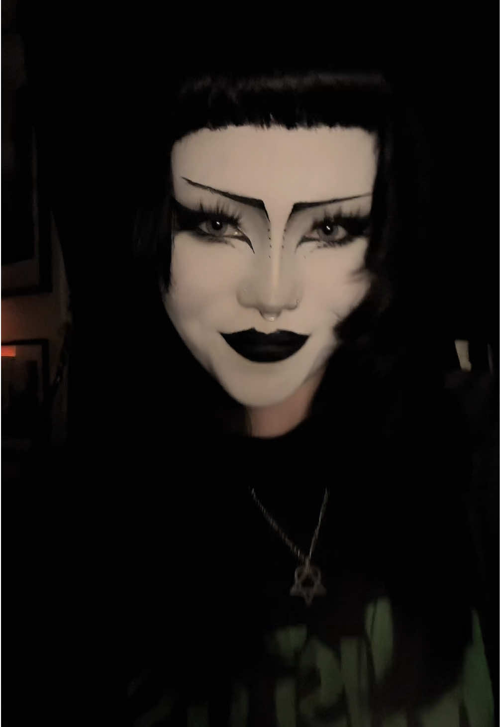 @Emily🦇🖤