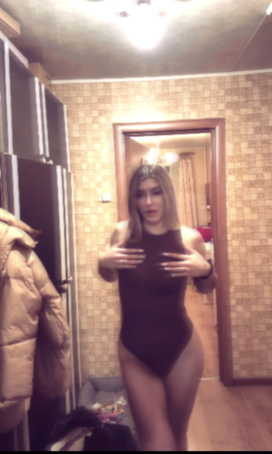 @🫦