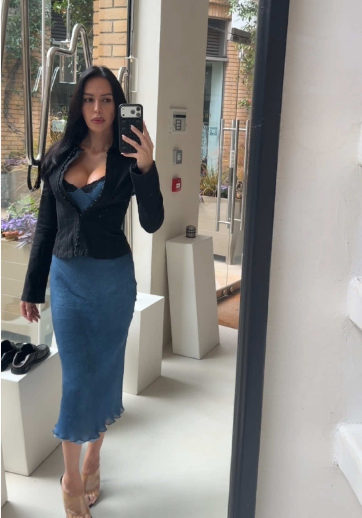 @_elouiza