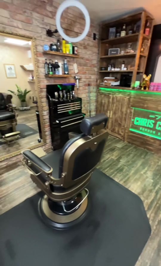 @chriscrossbarber_