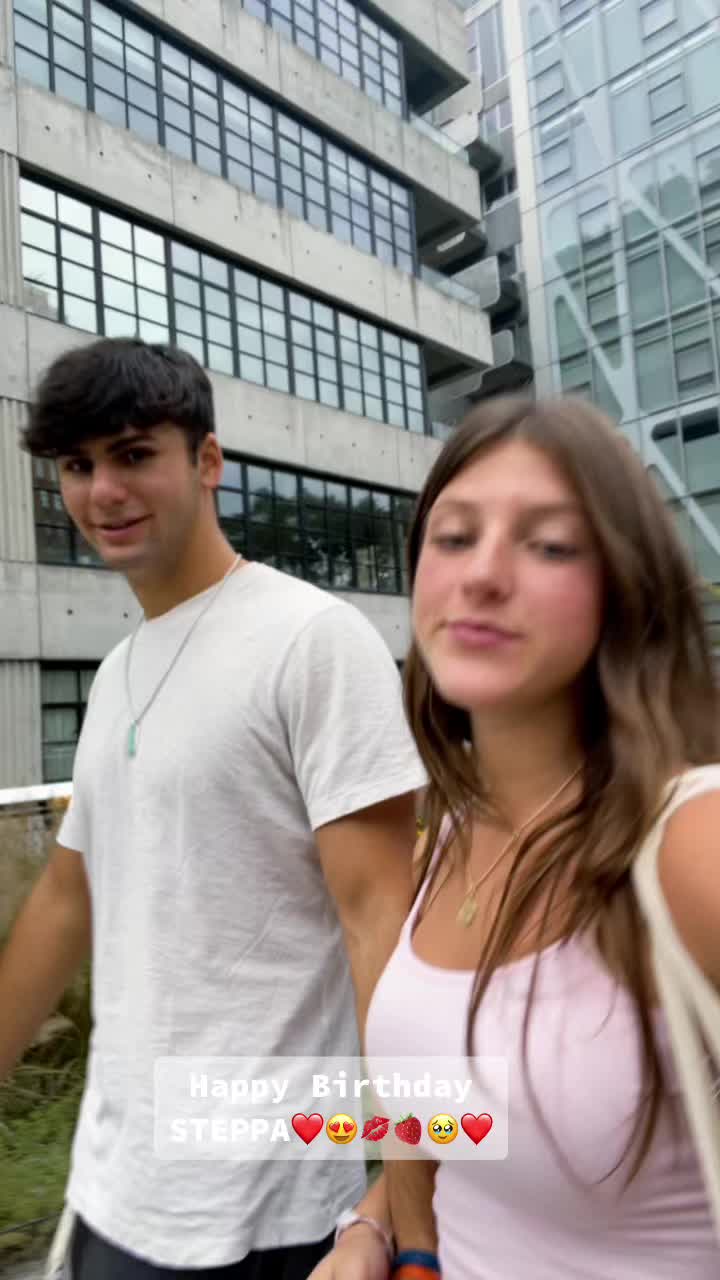 @AlixGoodman_