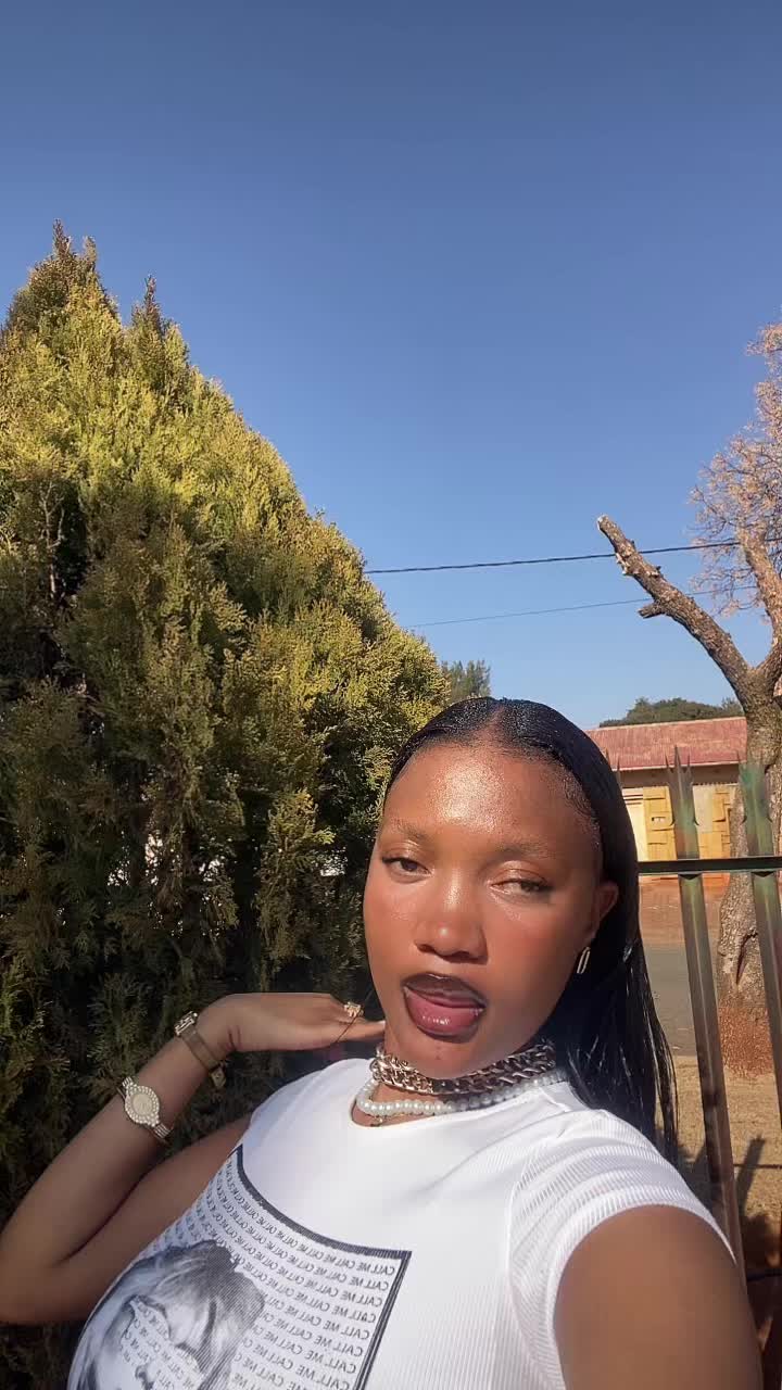 @thethronee