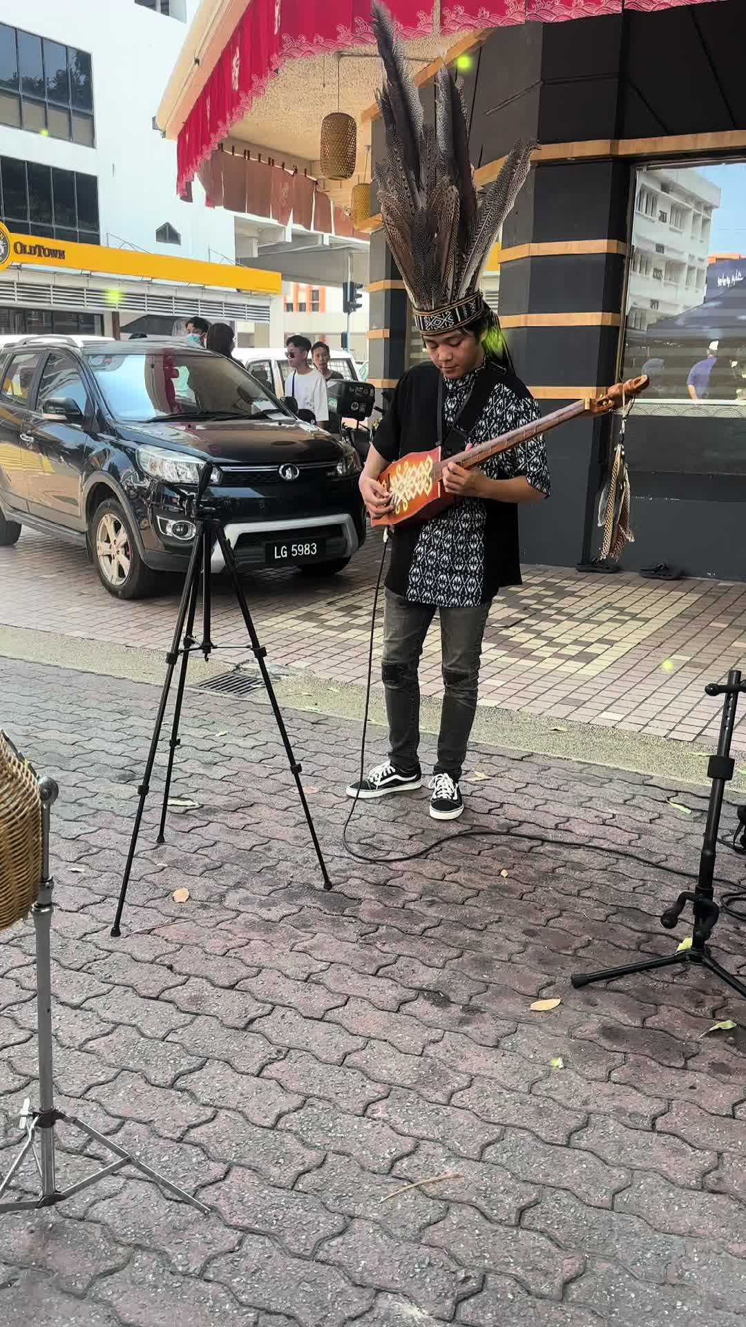@Jovinia Van