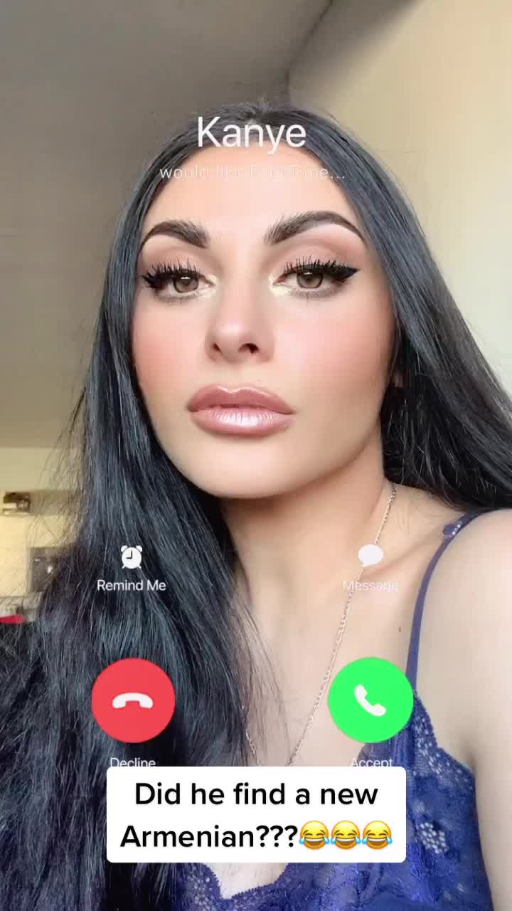@simona_monet