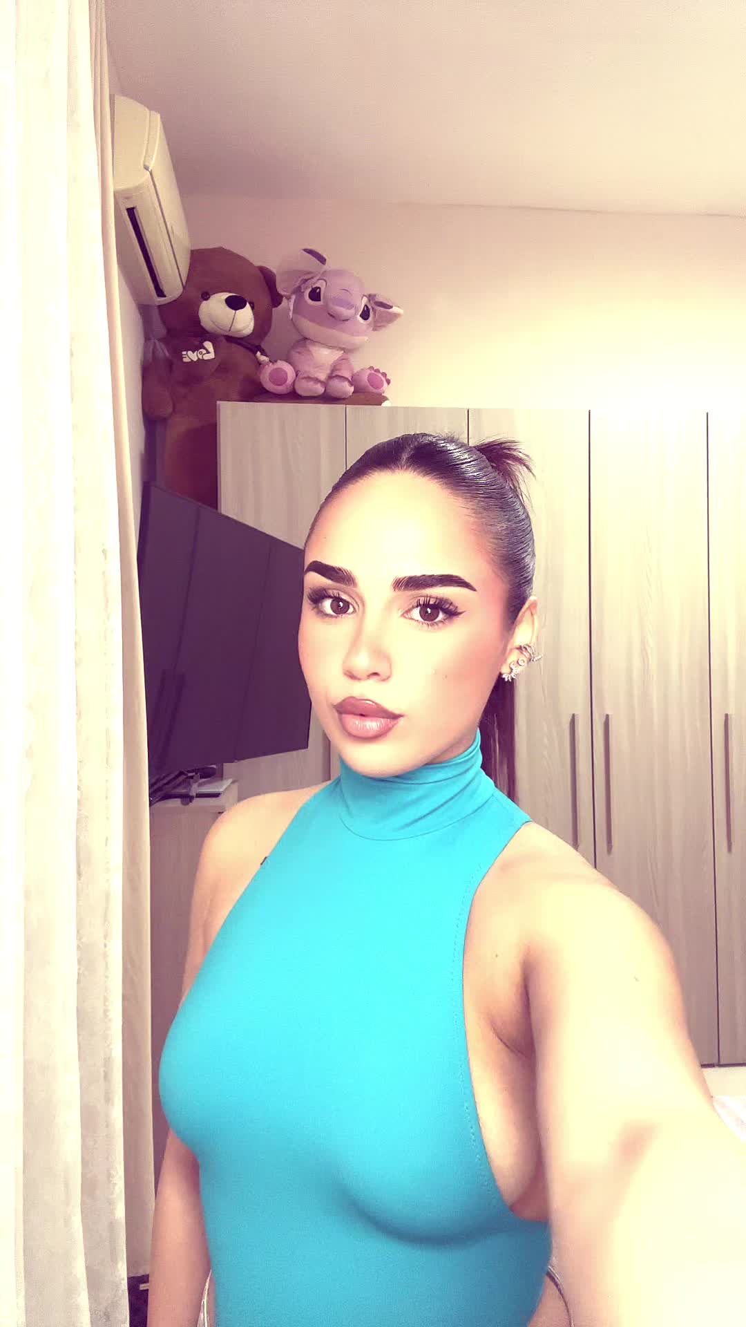 @alessyavitale