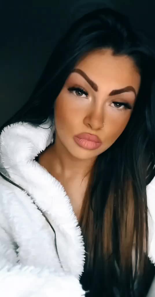 @V.Vikt&oacute;ria💋