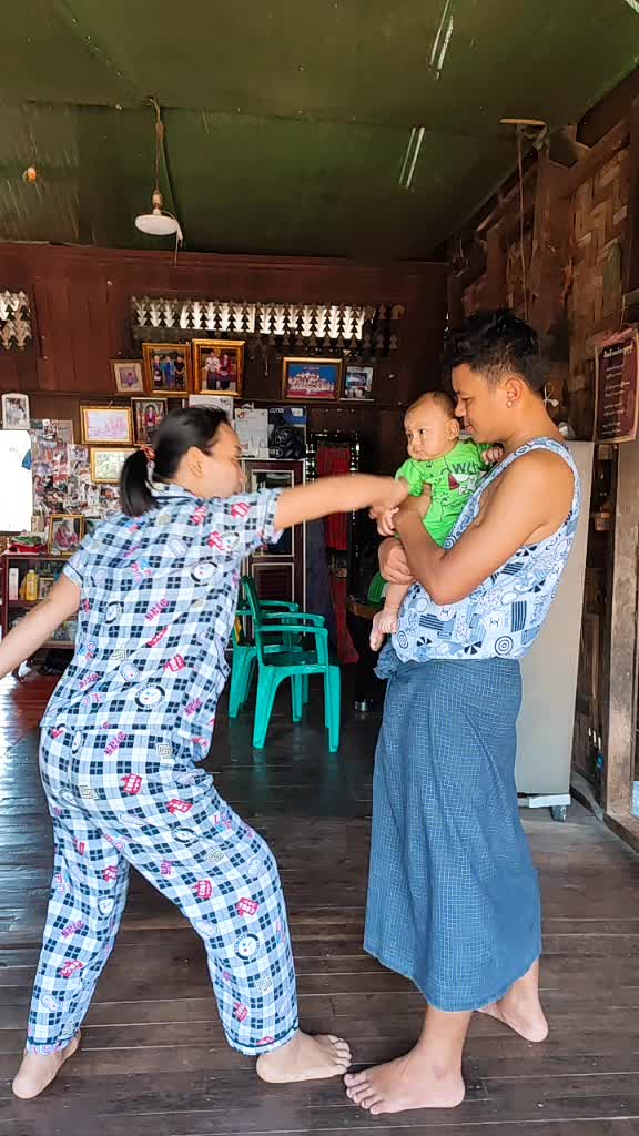 @pont lay ဒိုက်ဦးသူလေး