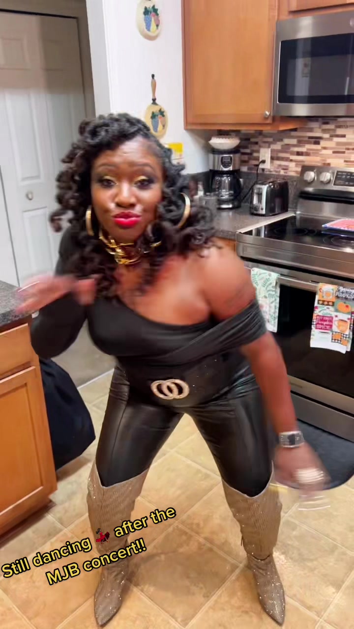 @MsKittyKatQueenie