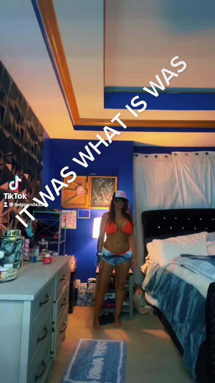 @LaDyPaNda33