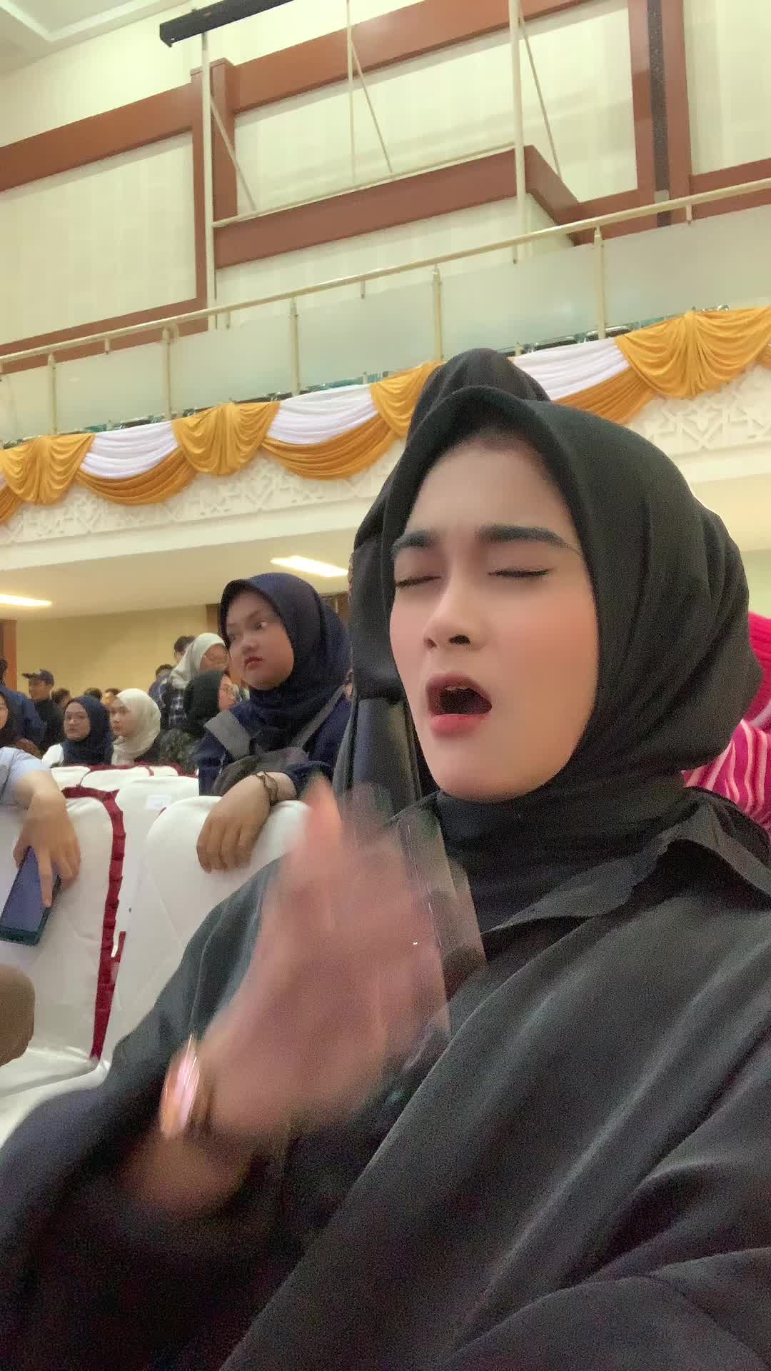 @Fi