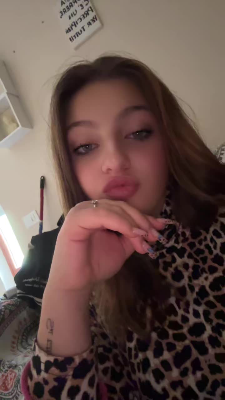 @Deny🦋