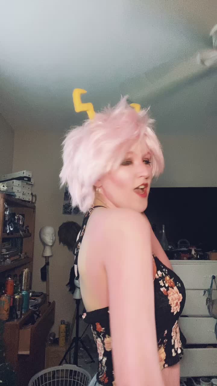 @WannaBFoxx