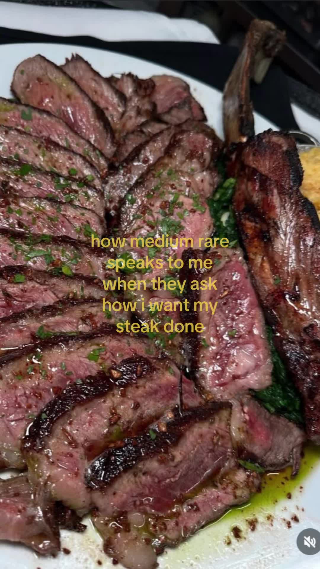 @ᥫ᭡.