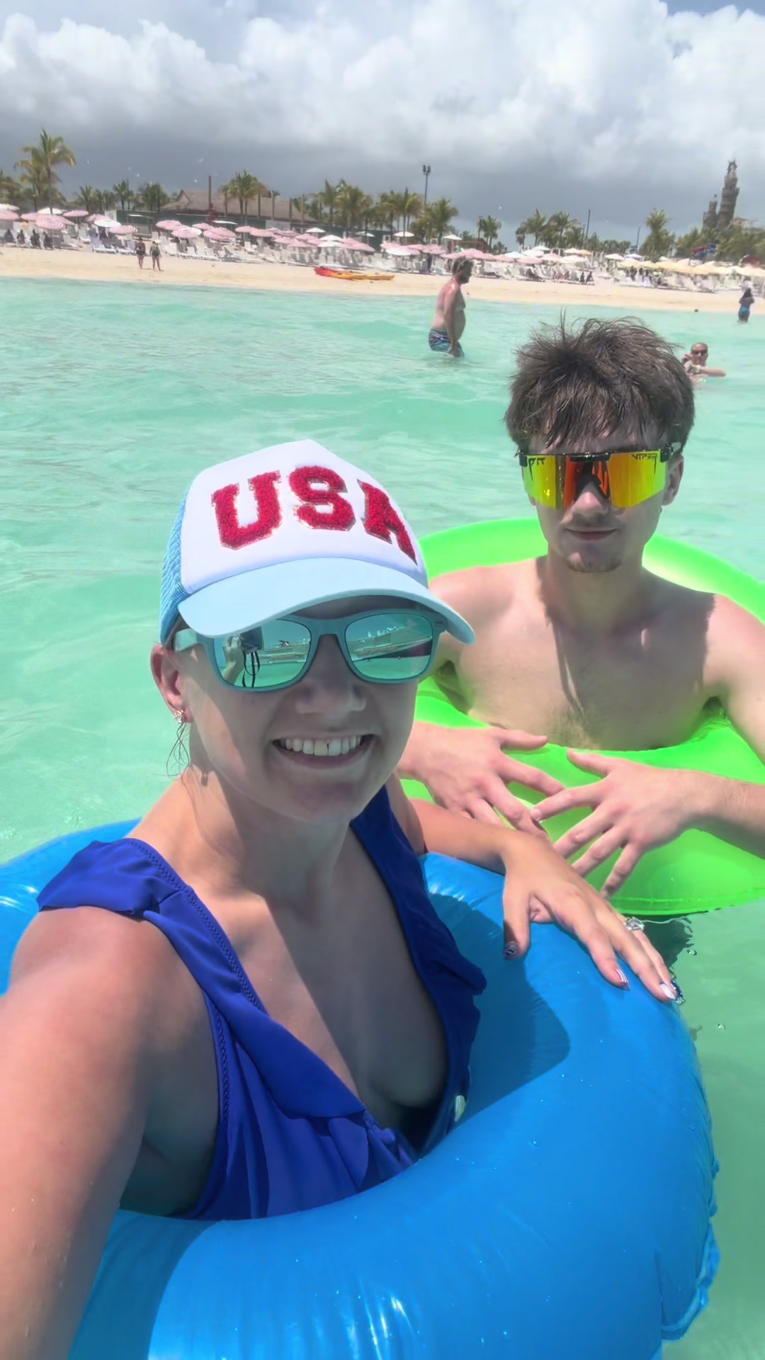 @CruisinWithCandace🛳️