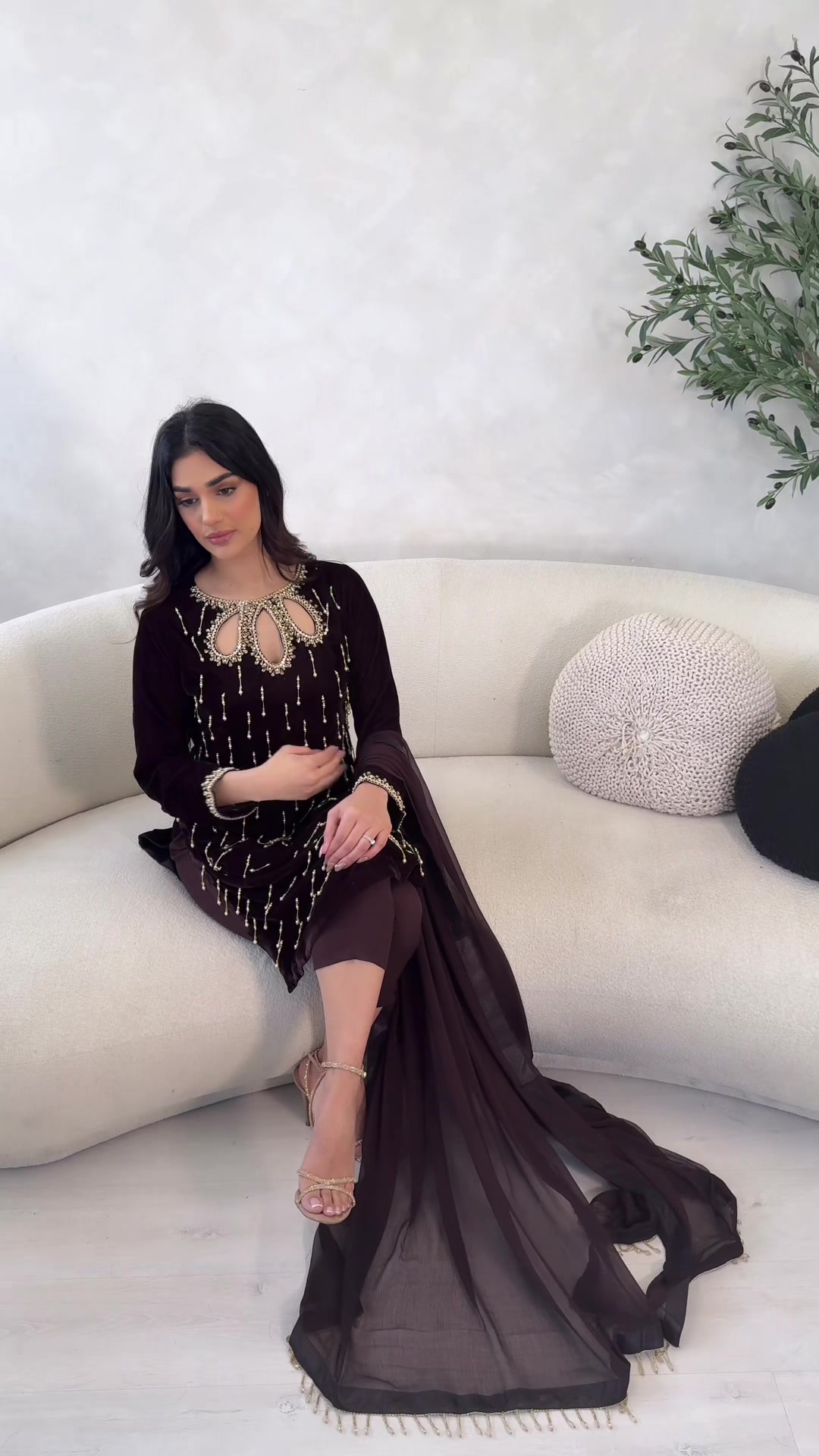 @HUSEENA•LONDON
